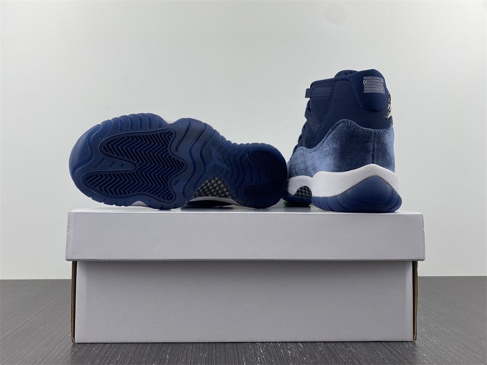 Jordan 11 Retro Midnight Navy (W)  AR0715-441