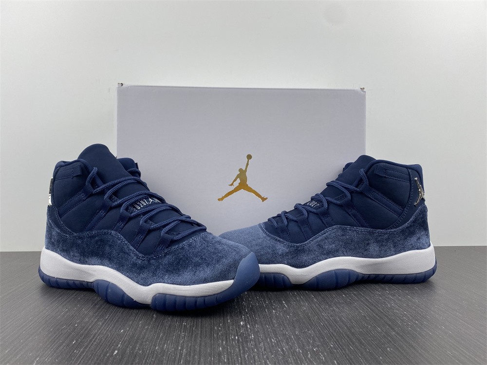 Jordan 11 Retro Midnight Navy (W)  AR0715-441