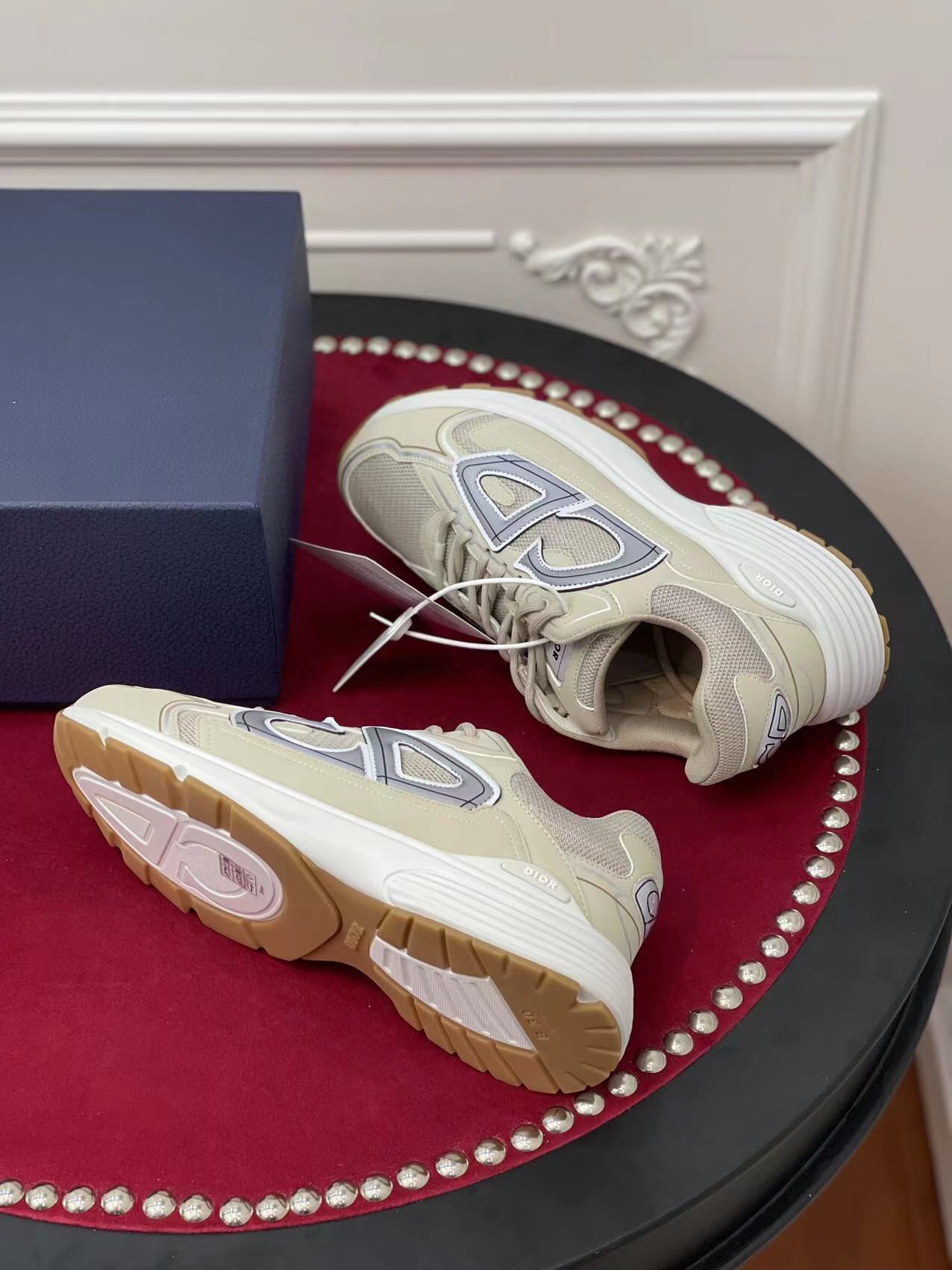 D10r B30 sneaker 2022082201
