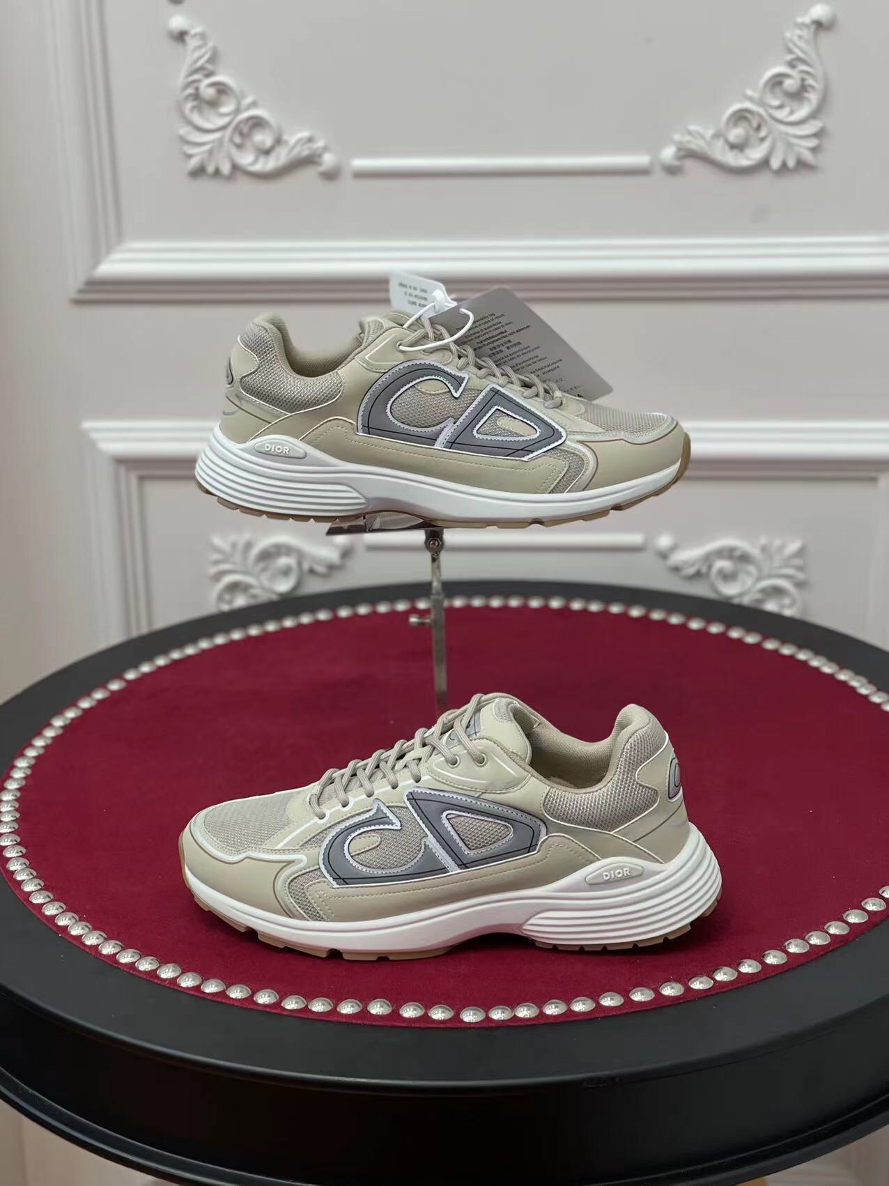 D10r B30 sneaker 2022082201