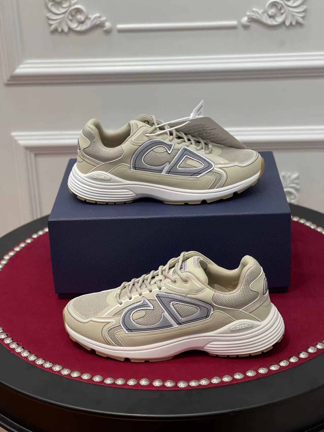 D10r B30 sneaker 2022082201