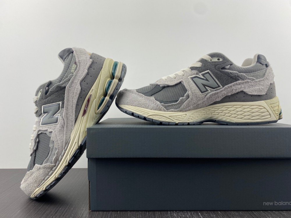 New Balance 2002R Protection Pack Rain Cloud  M2002RDA