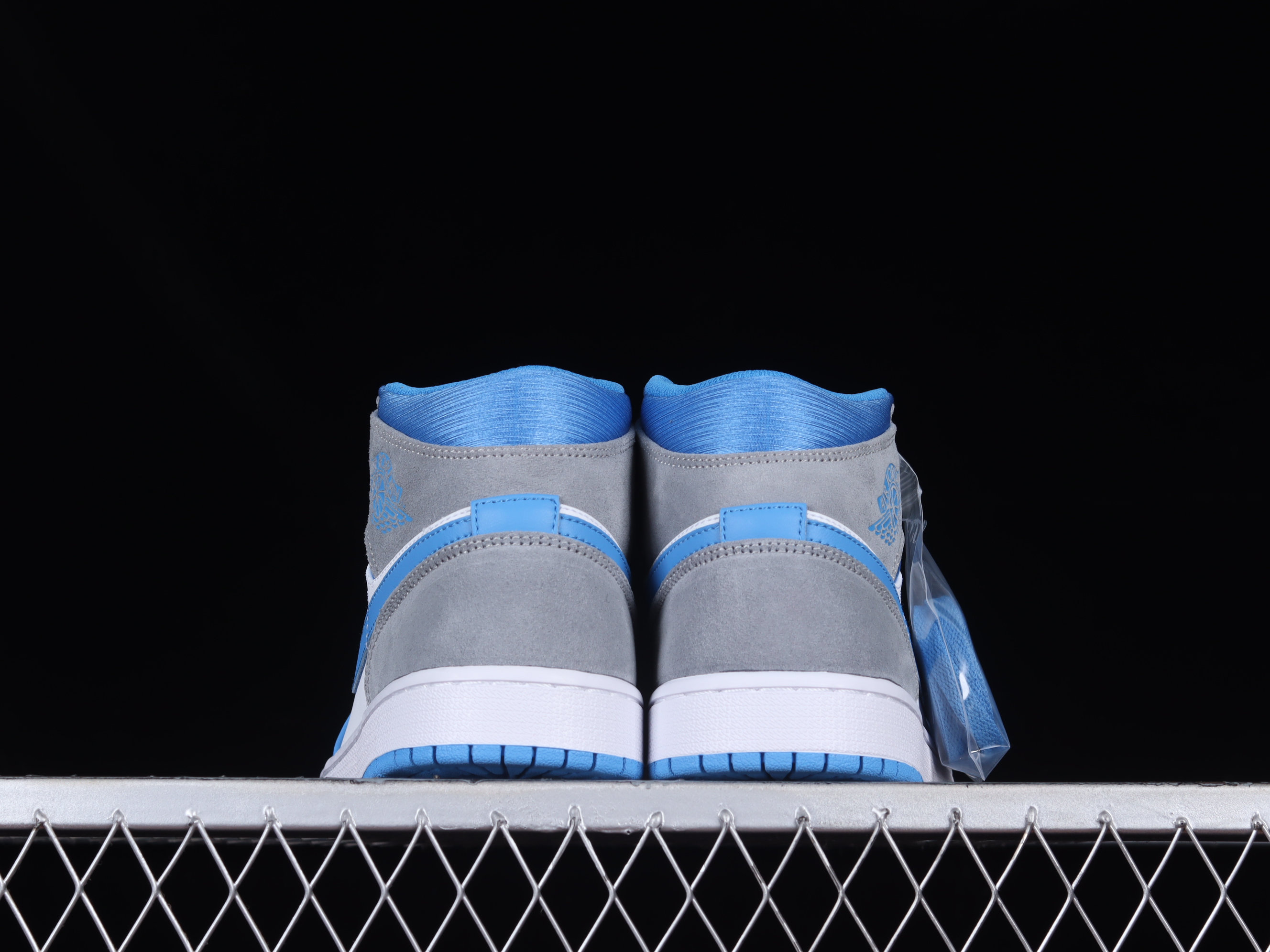 Jordan 1 Mid University Blue Grey DX9276-100