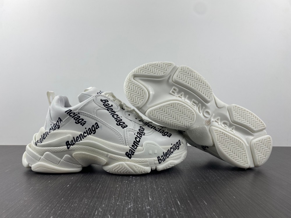Ba1enc1aga Triple S Sneaker 2022092301