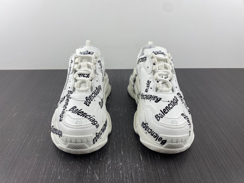 Ba1enc1aga Triple S Sneaker 2022092301