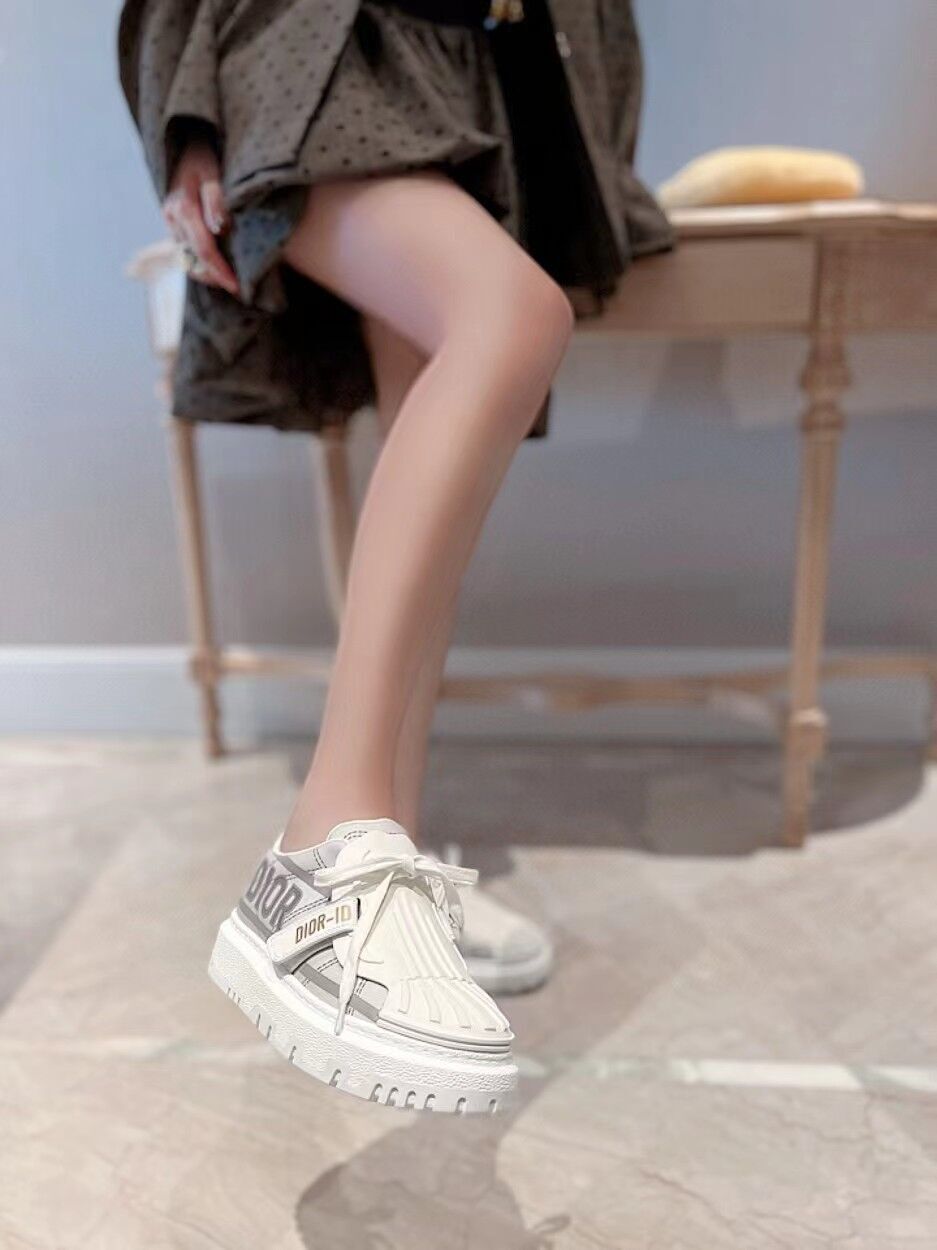 D10r sneakers 2022092601