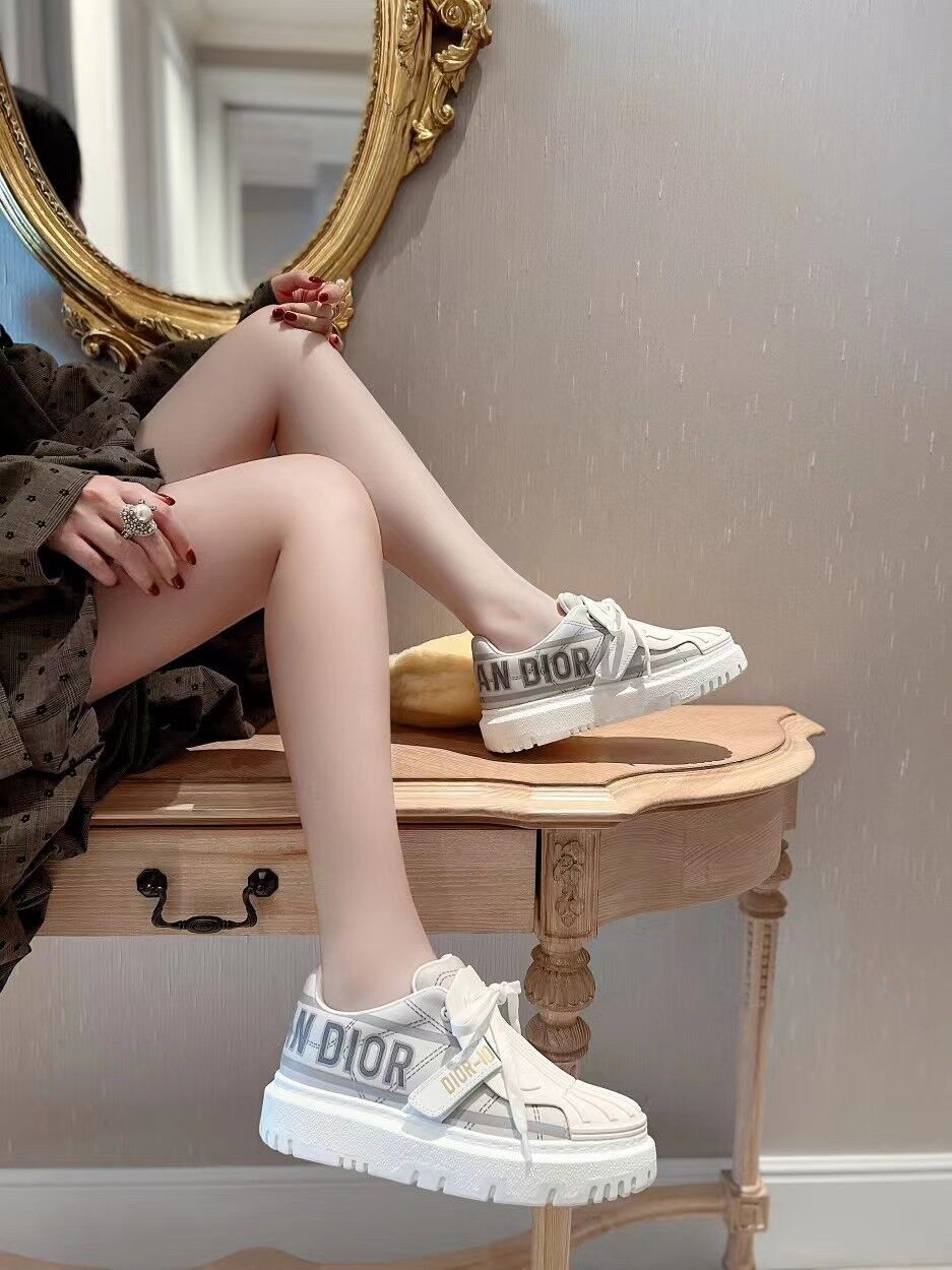 D10r sneakers 2022092601