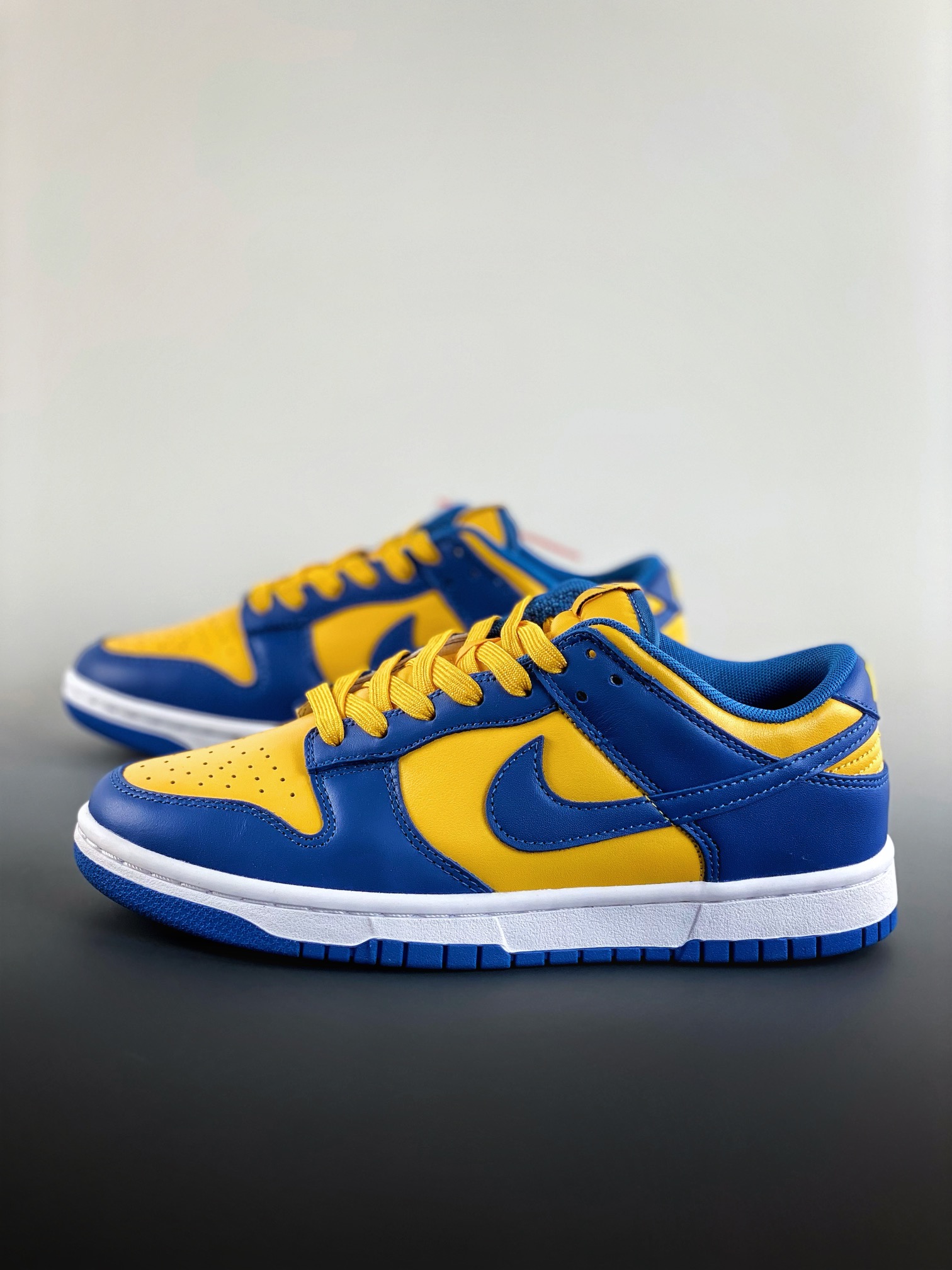 Nike Dunk Low UCLA