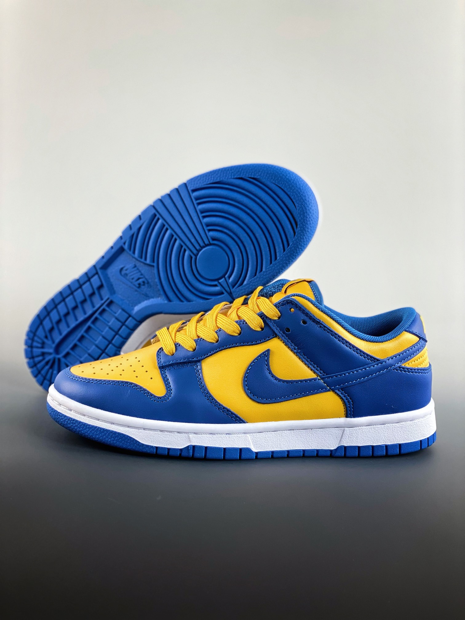 Nike Dunk Low UCLA