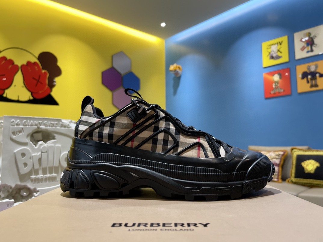 Bvrberry sneaker 2022102601
