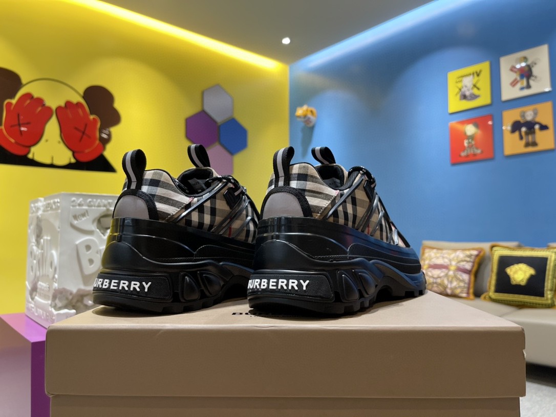 Bvrberry sneaker 2022102601