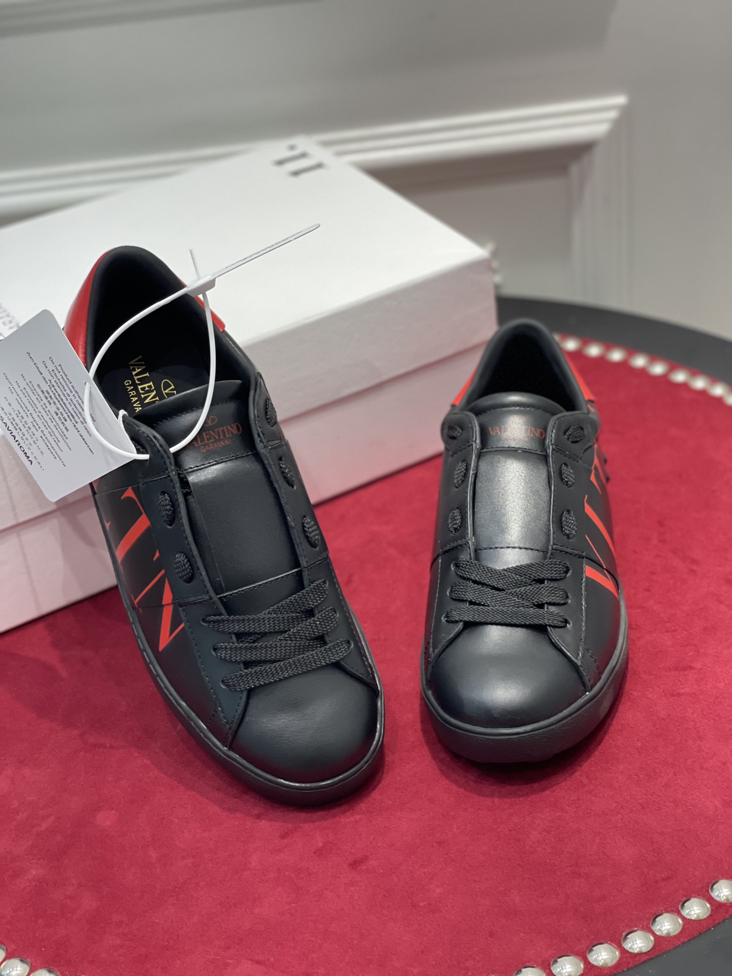 Va1entin0 sneaker 2022111002