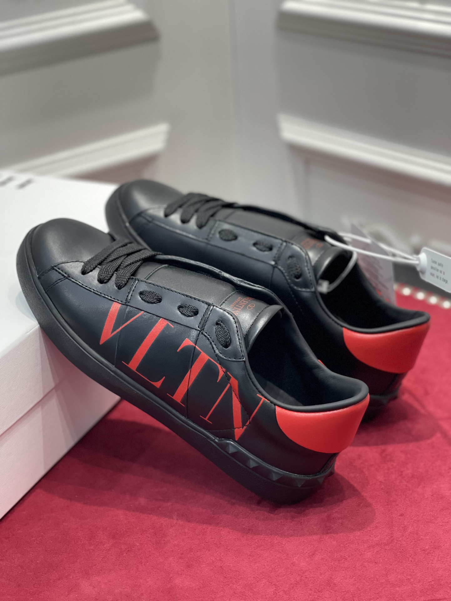 Va1entin0 sneaker 2022111002