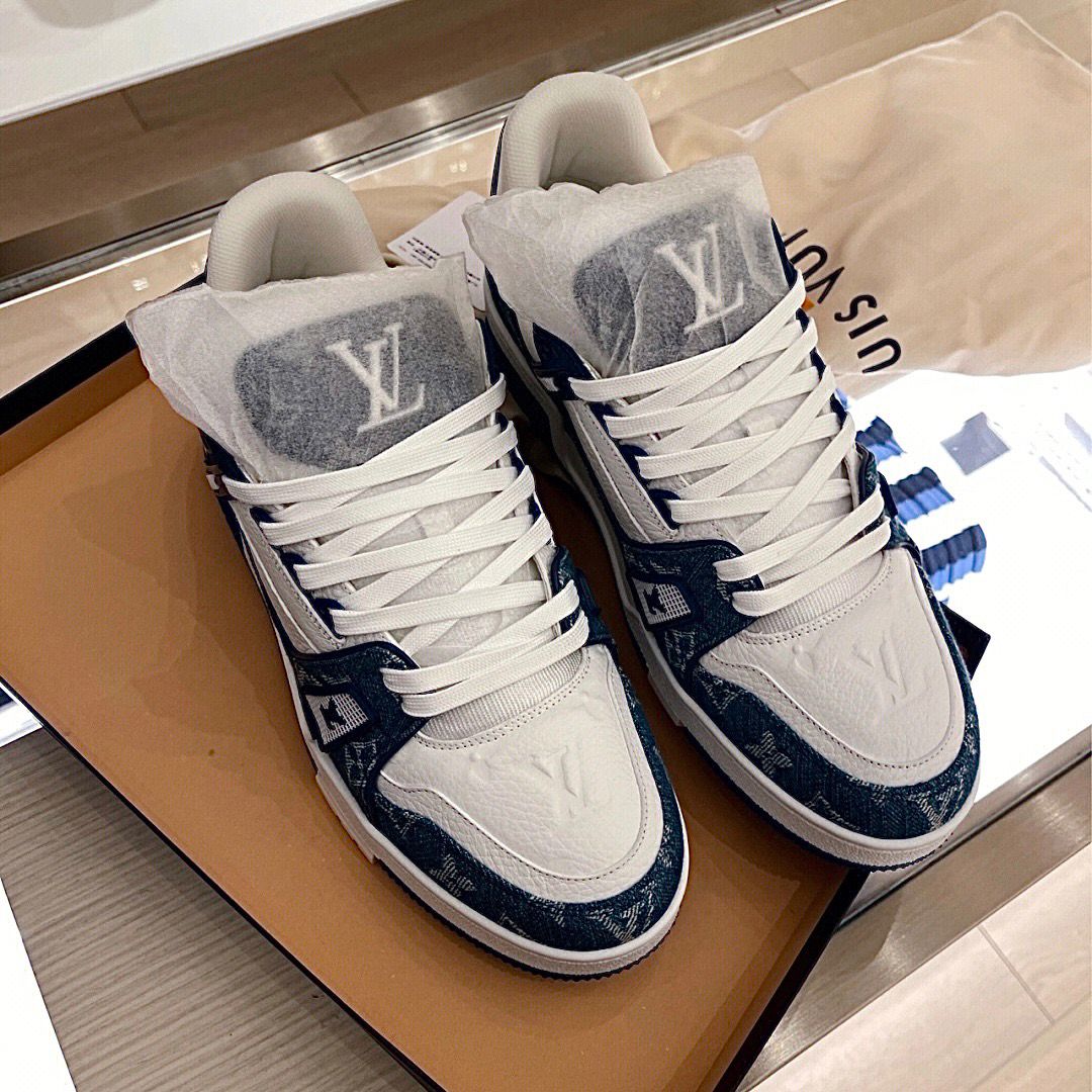 1V sneaker 20230101