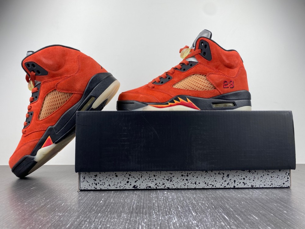 Air Jordan 5 Retro Dunk on Mars DD9336-800