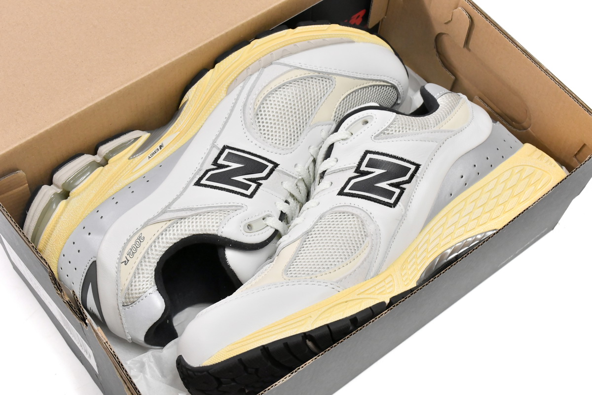 New Balance thisisneverthat x 2002R White ML2002RT