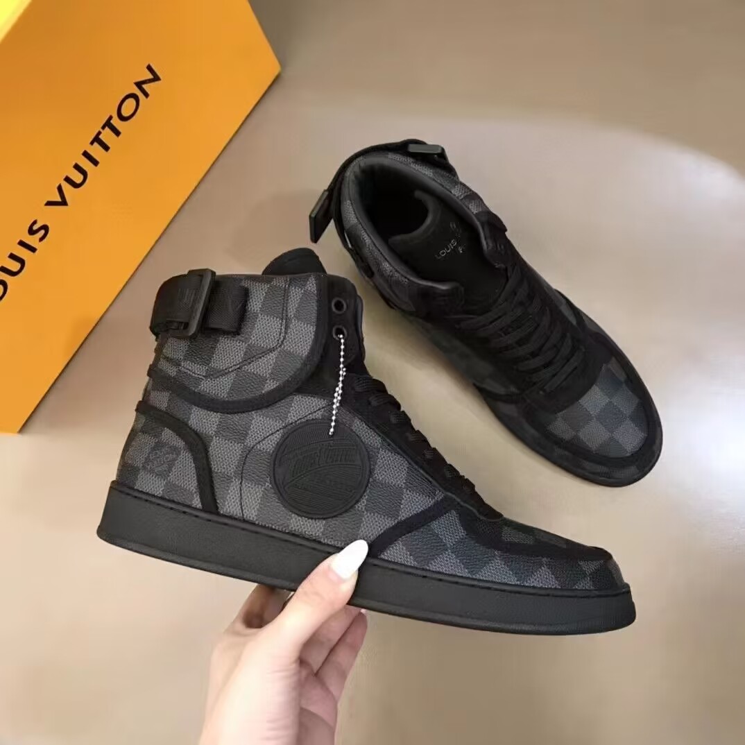 1V Sneaker 2023031601