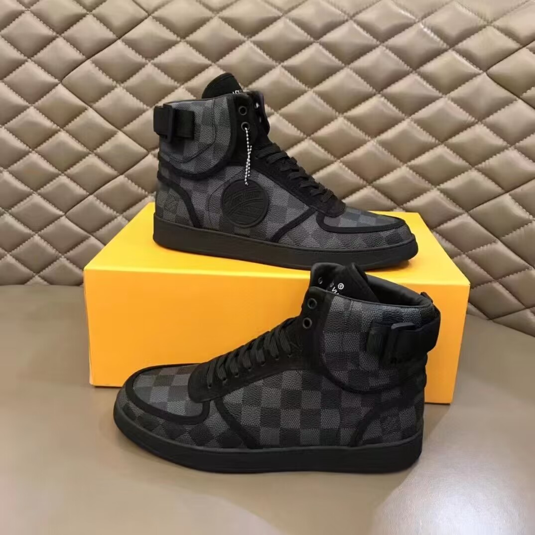 1V Sneaker 2023031601