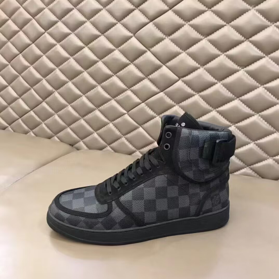1V Sneaker 2023031601