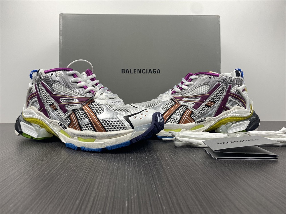 Ba*len*cia*ga runner 2023032301