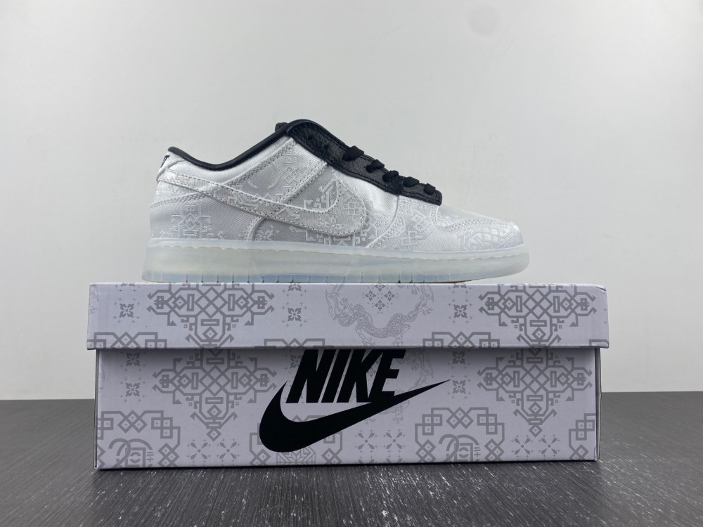 Nike Fragment Design x CLOT x Dunk Low 20th Anniversary FN0315-110