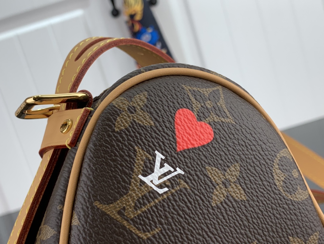1V Shoulder bag M45149AX Size:22x20x6cm