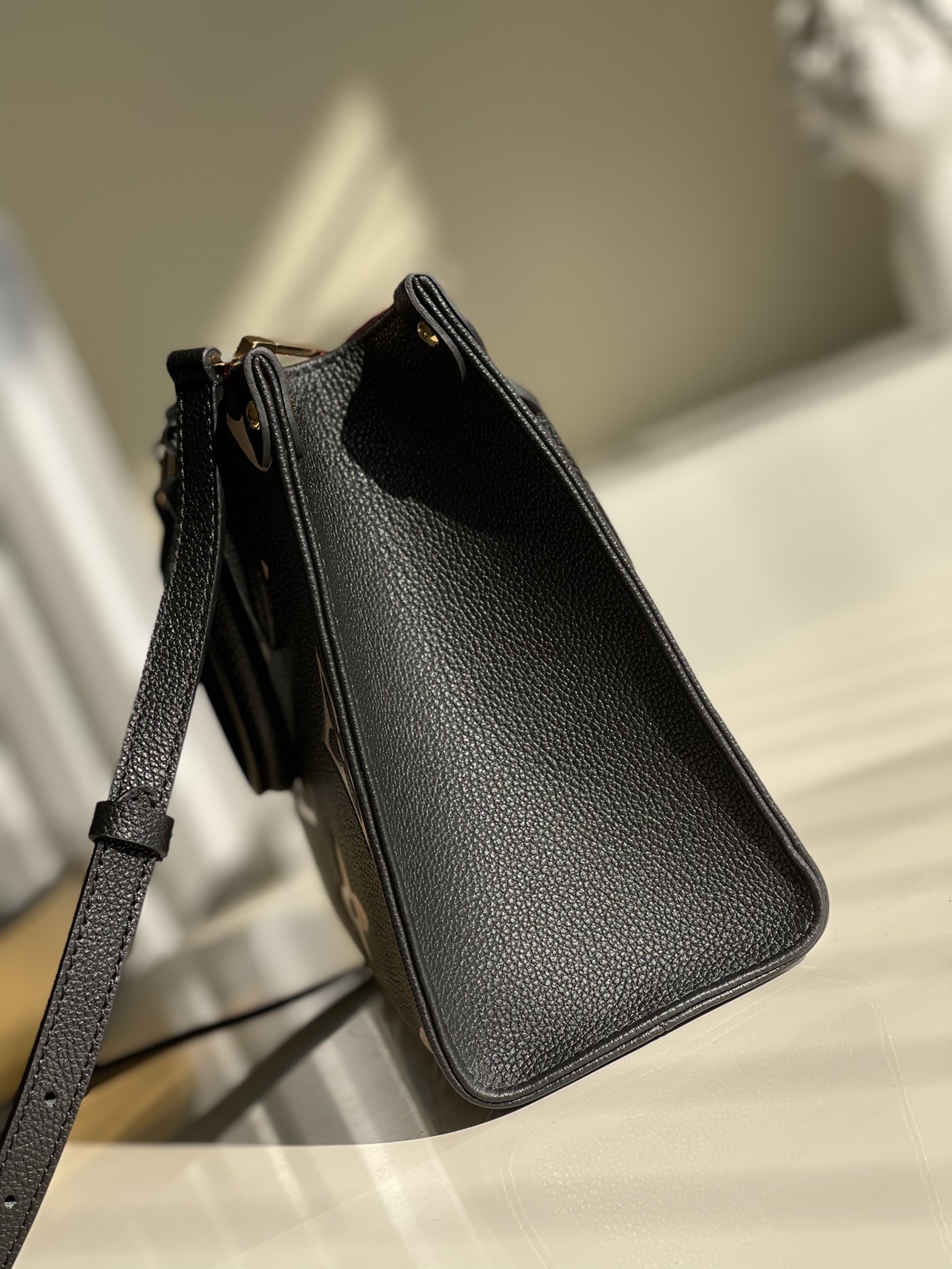 1V M45659 Onthego 2023042001 25x19x11.5cm