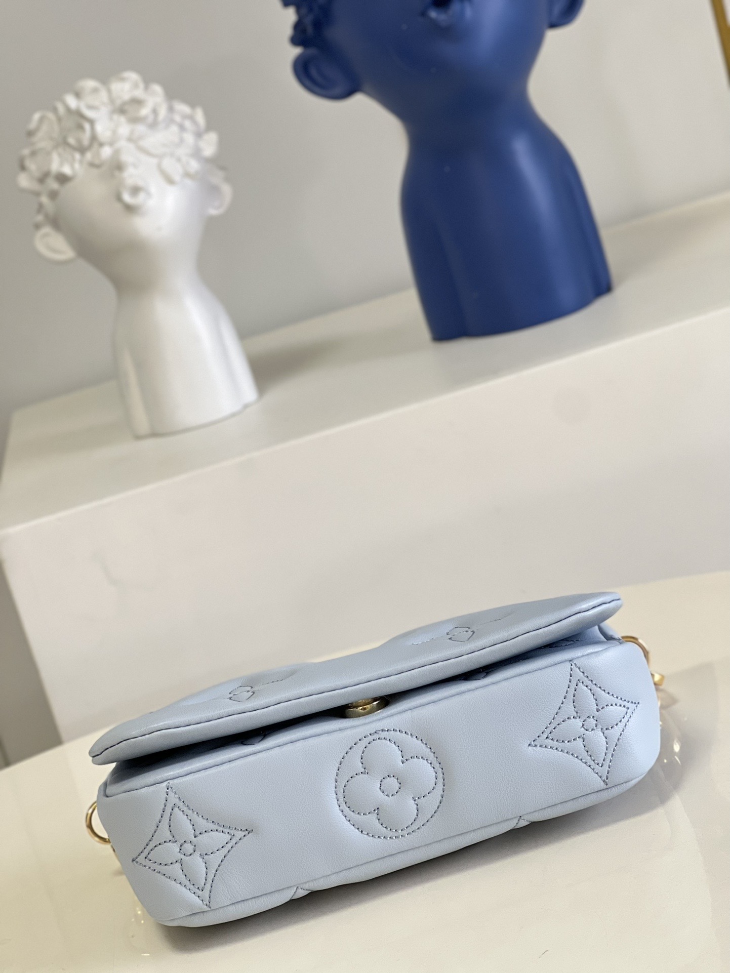 1V WALLET ON STRAP BUBBLEGRAM M81399 20X12X6 cm