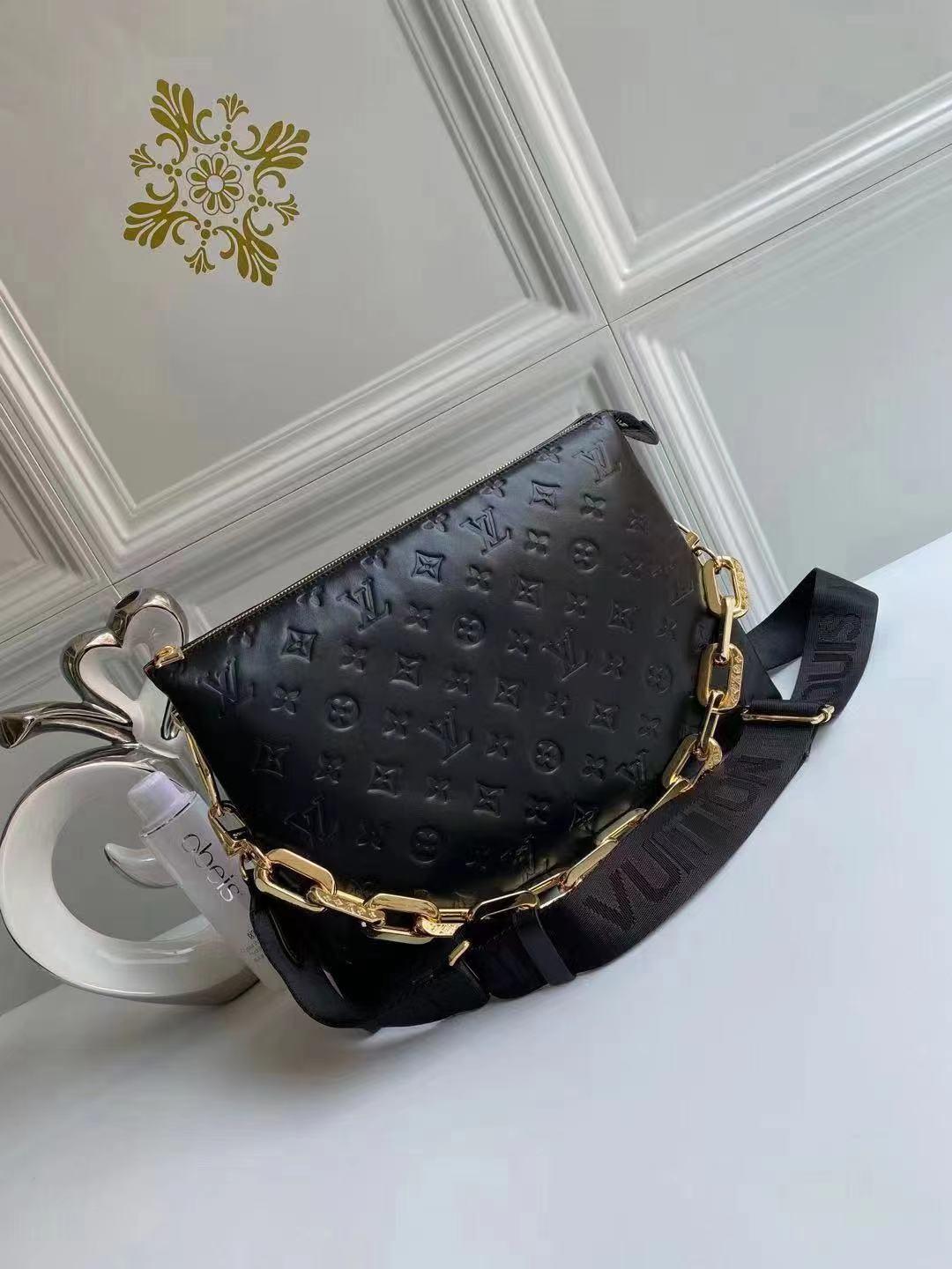 1V M57783 Coussin MM 34*24*12CM