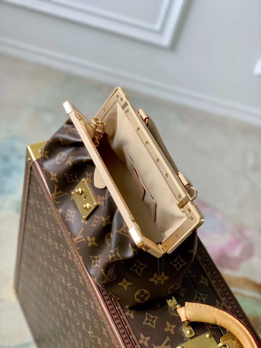 1V M46544 Monogram Clutch 28x14x10CM