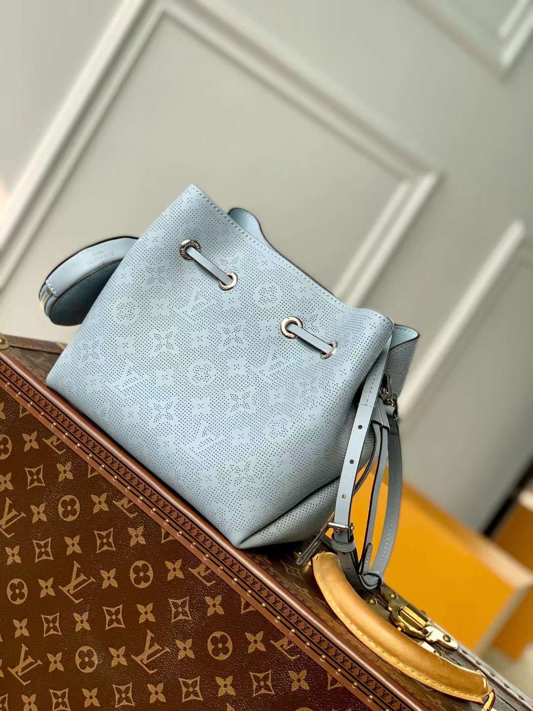 1V M21582 Bella 19x22x14CM