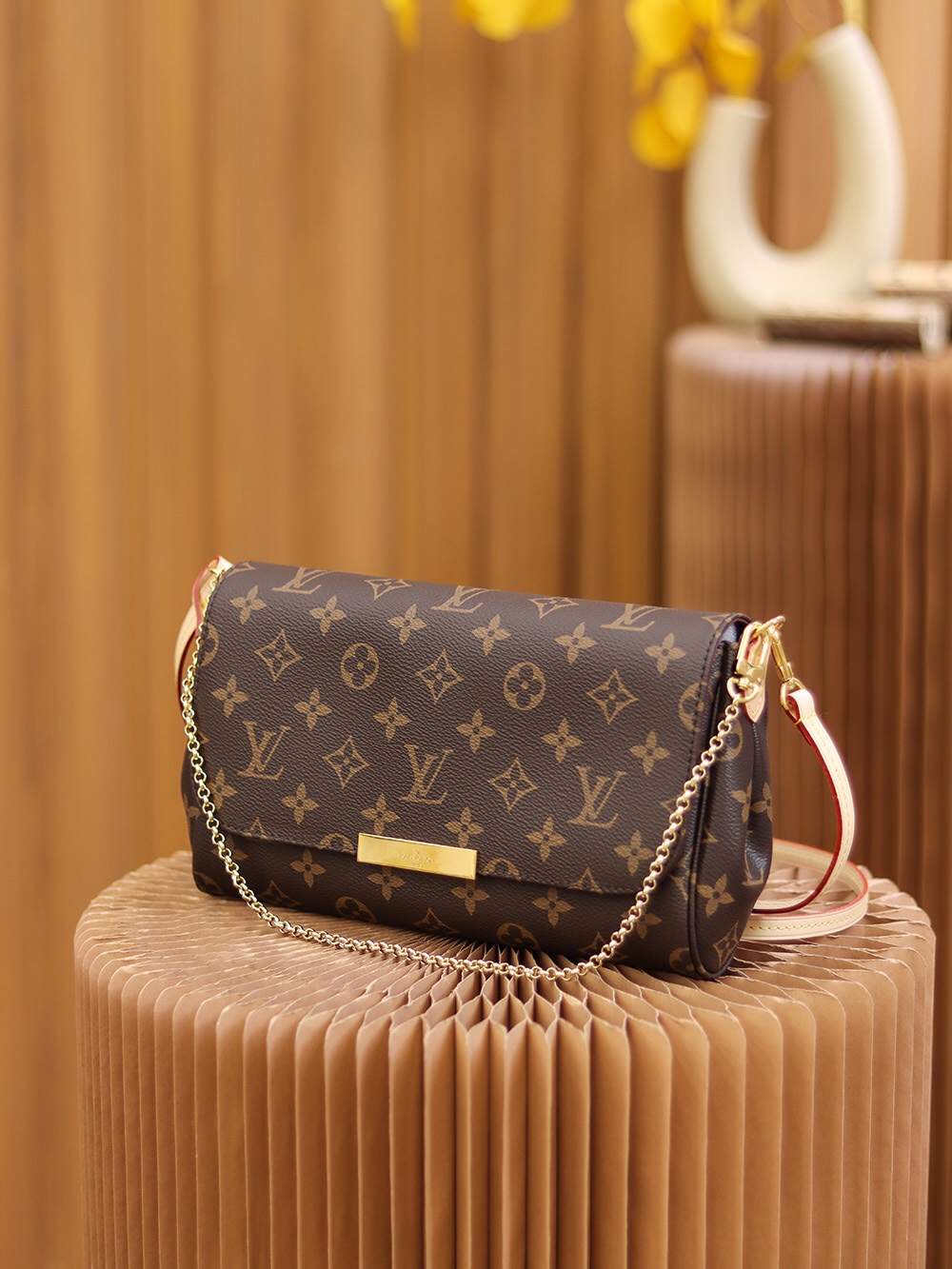 1V MM Monogram Crossbody Bag M40718 26*15*4cm