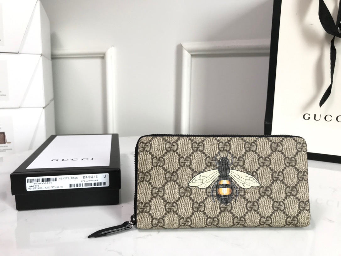 Gvcci bee print GG zip around wallet W19×H10.5×D2.5cm