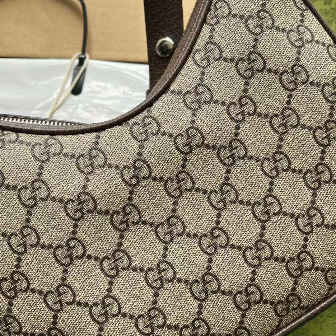 Gvcci Attache small shoulder bag 23x 22x 5CM