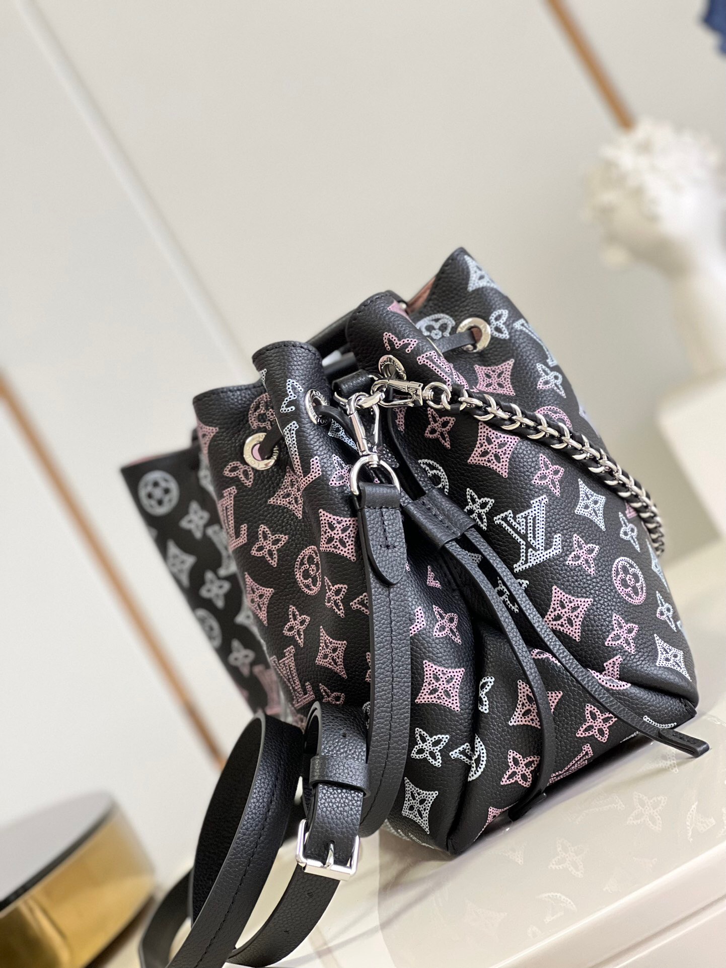1V Bella Tote M59200 32X23X13 cm