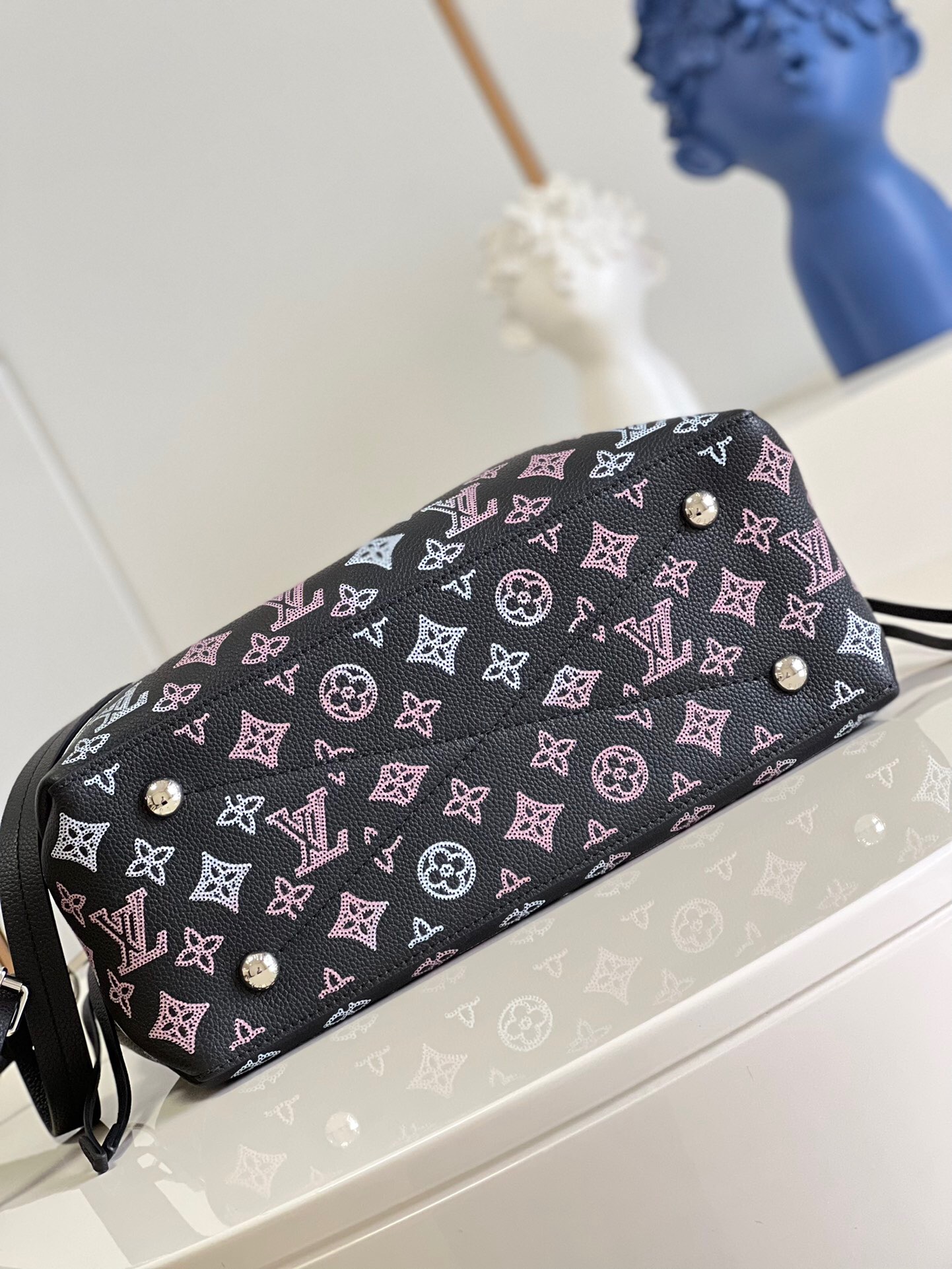 1V Bella Tote M59200 32X23X13 cm
