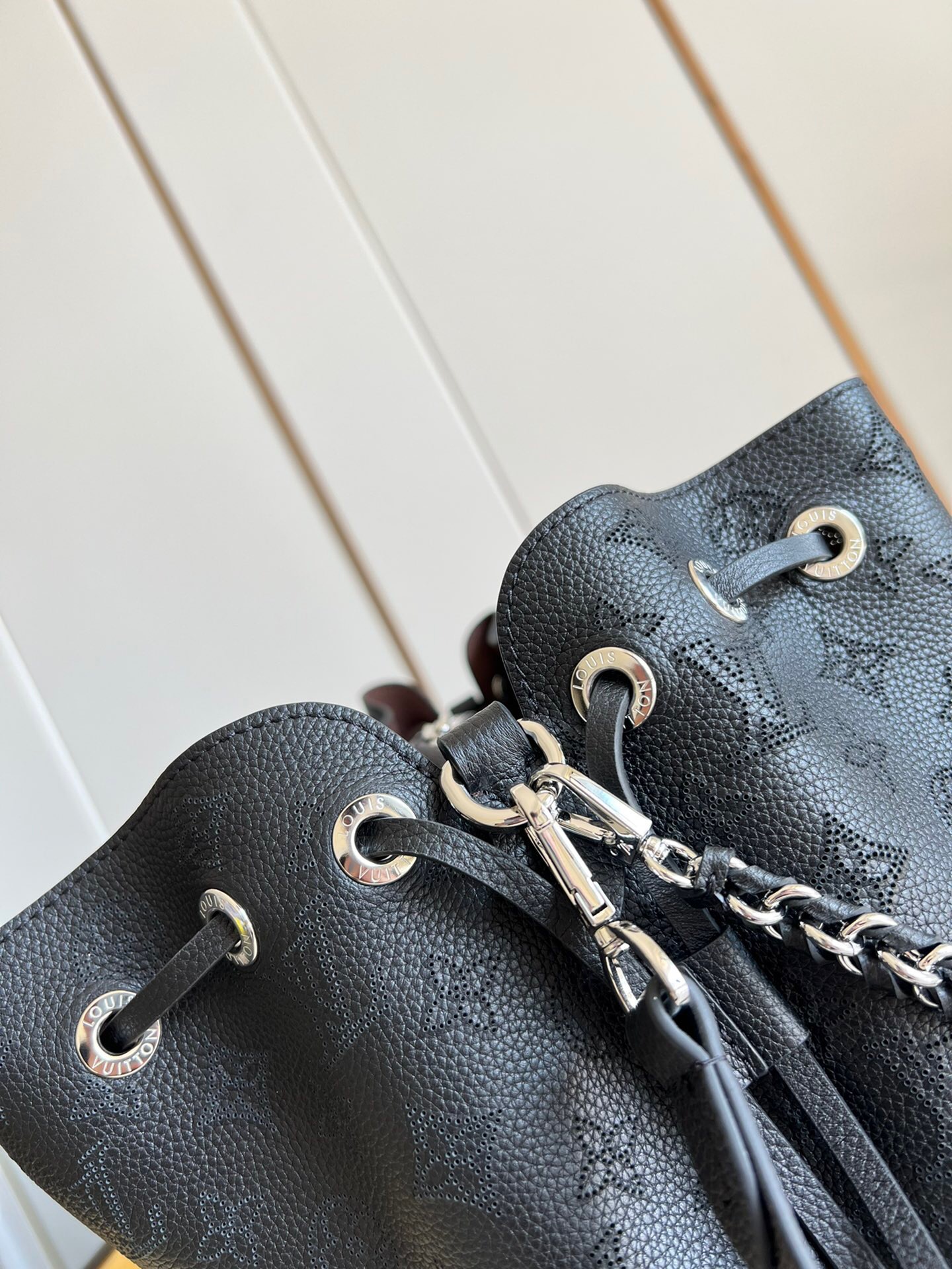 1V Bella Tote M59200 black 32X23X13cm