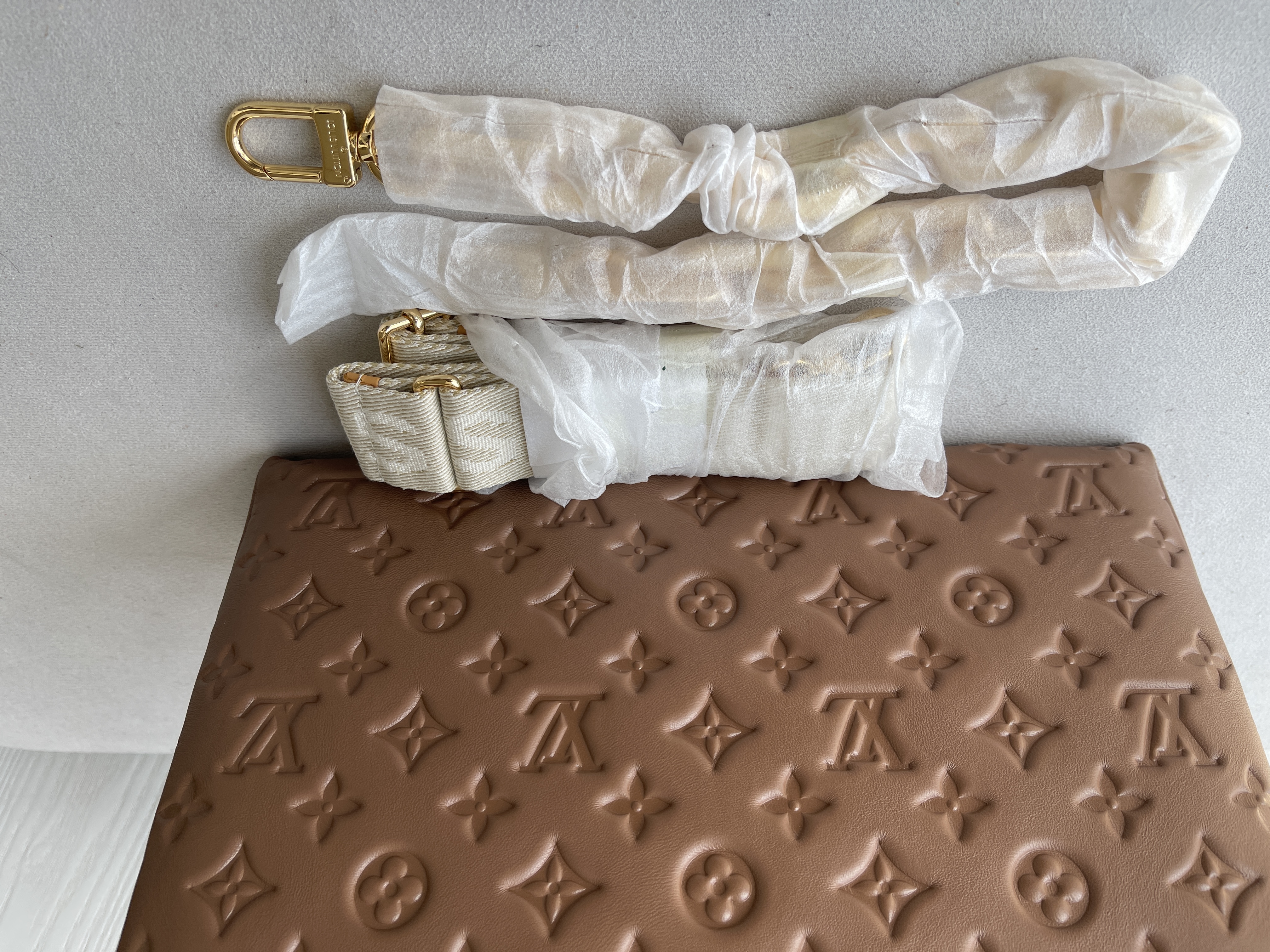 1V M57782 Coussin 34x24x12cm 2023052601