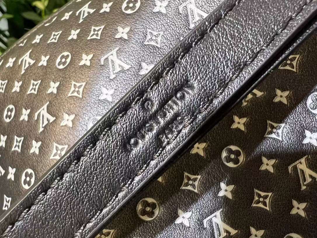 1V M22598 Néonoé BB 20x20x13cm 2023060802