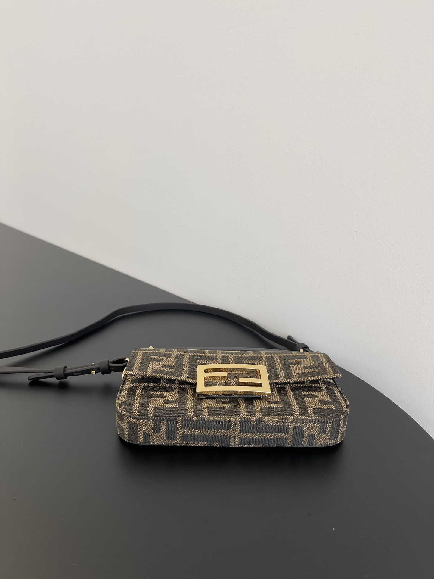 Fend1 crossbody bag 19*3*11CM