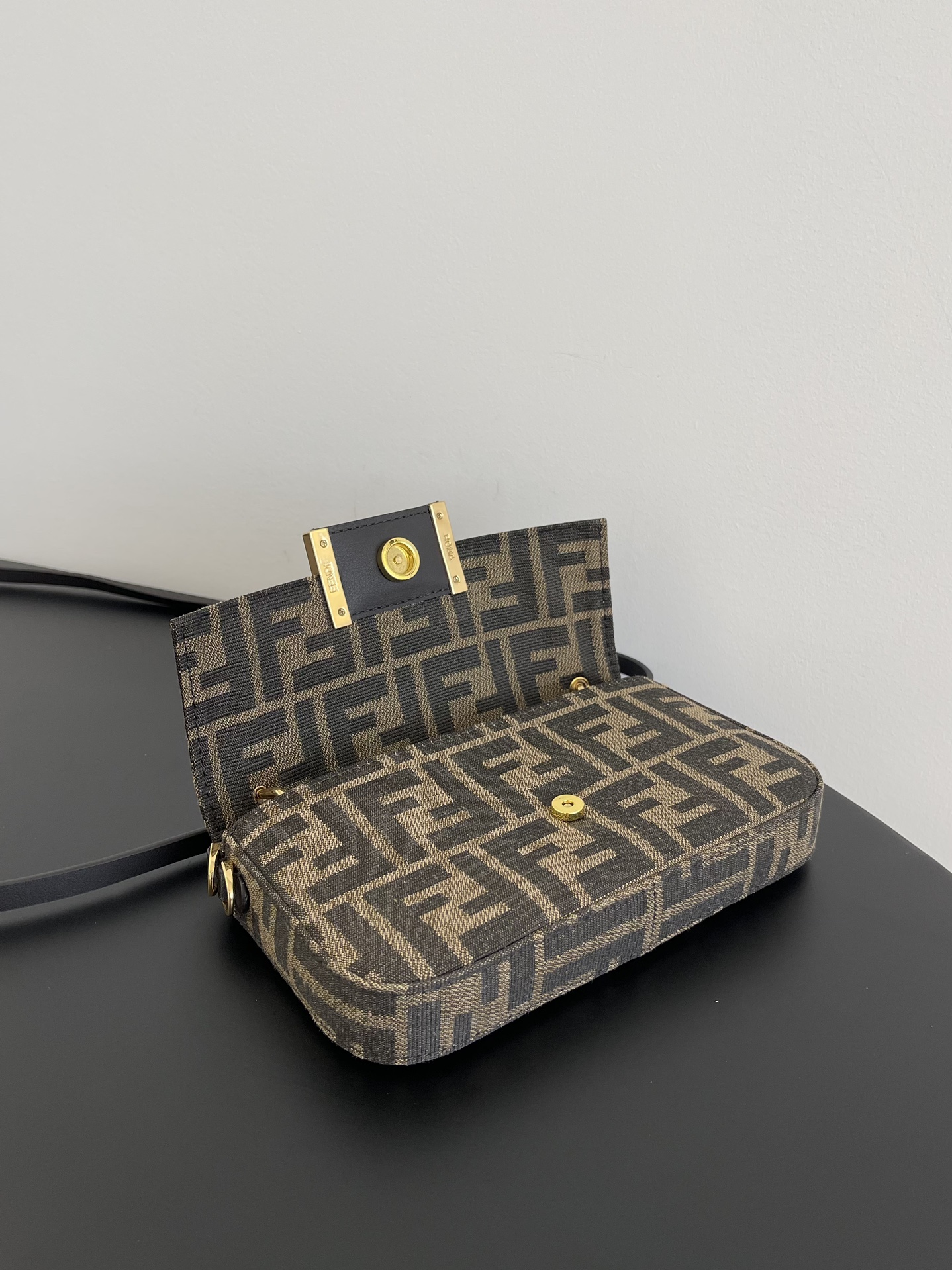Fend1 crossbody bag 19*3*11CM