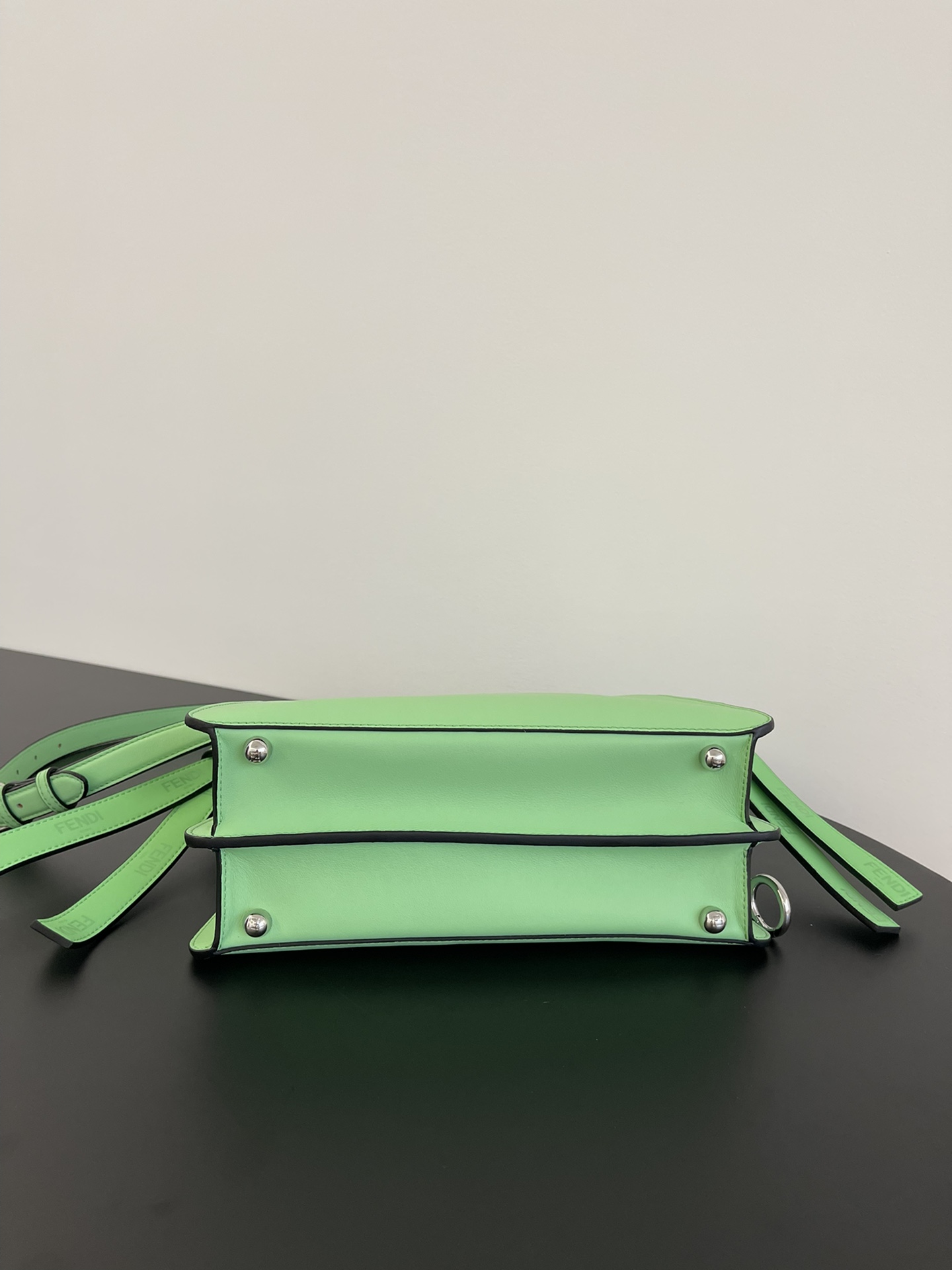 Fend1 Peekaboo bag 27*11*21cm 2023061502