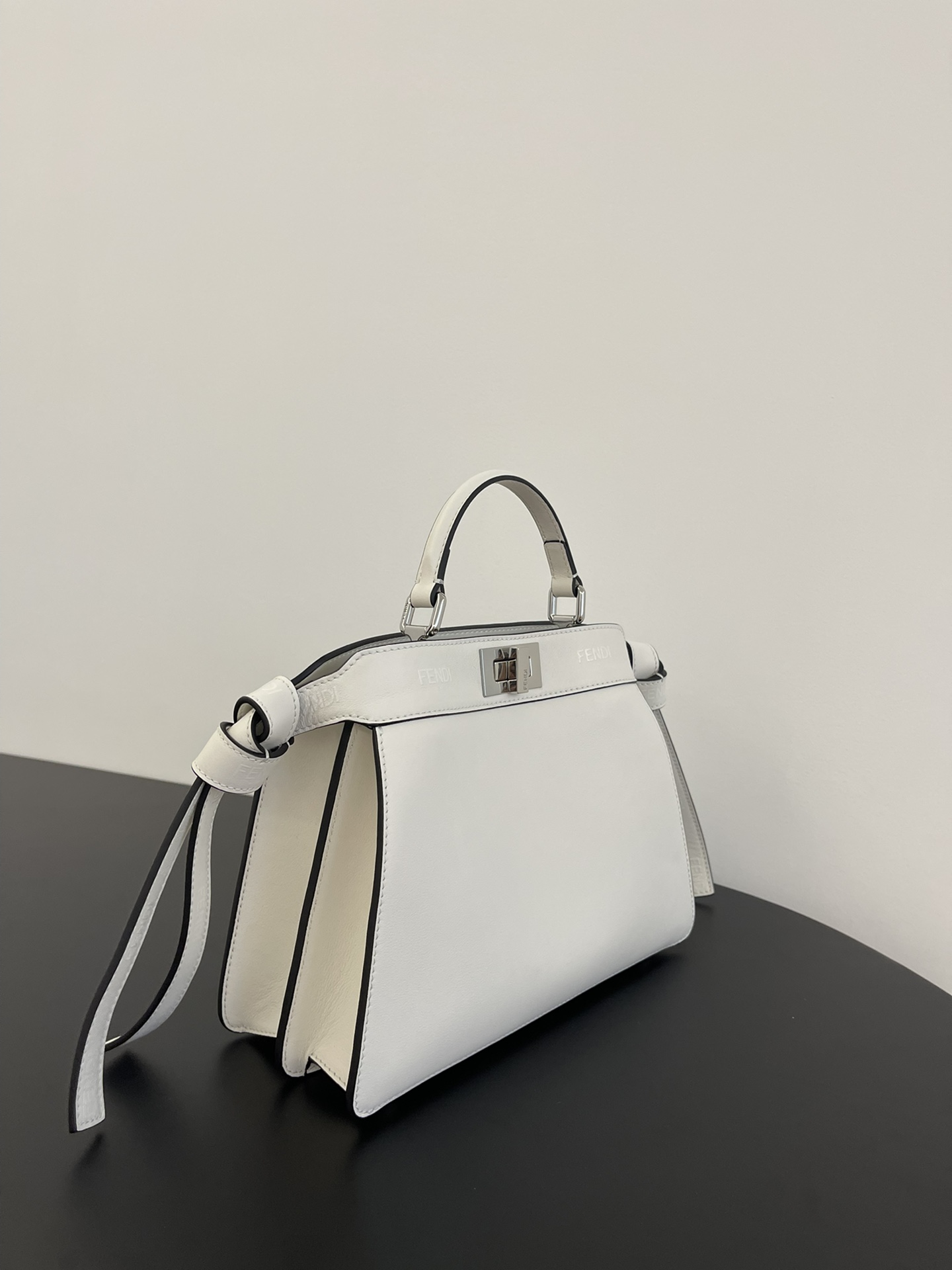 Fend1 Peekaboo bag 27*11*21cm 2023061503