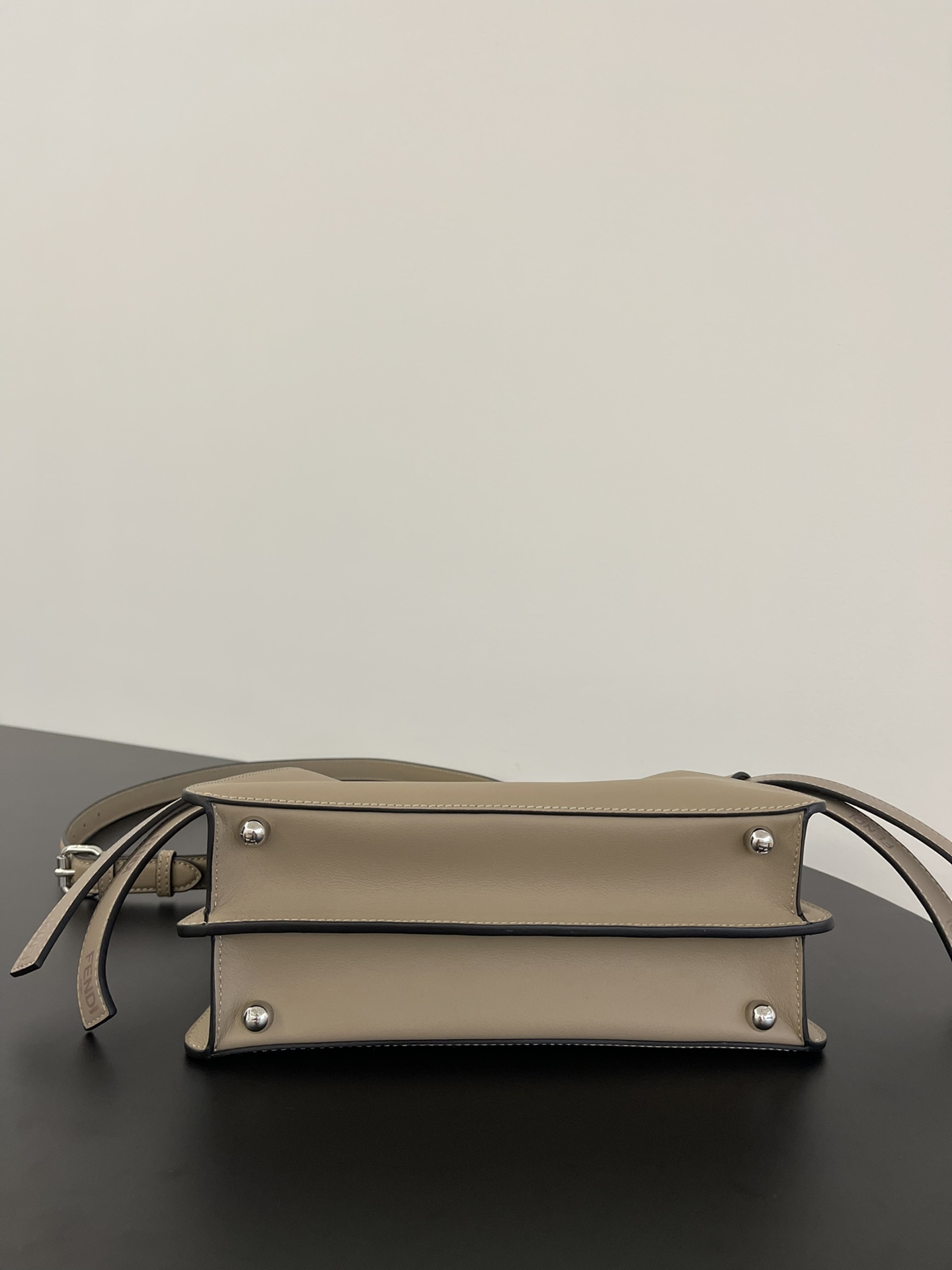 Fend1 Peekaboo bag 27*11*21cm 2023061504