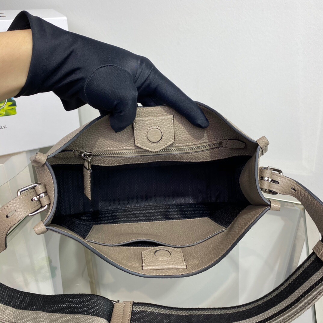 PraOa 1BC073 bag 30*28*12cm 2023061601