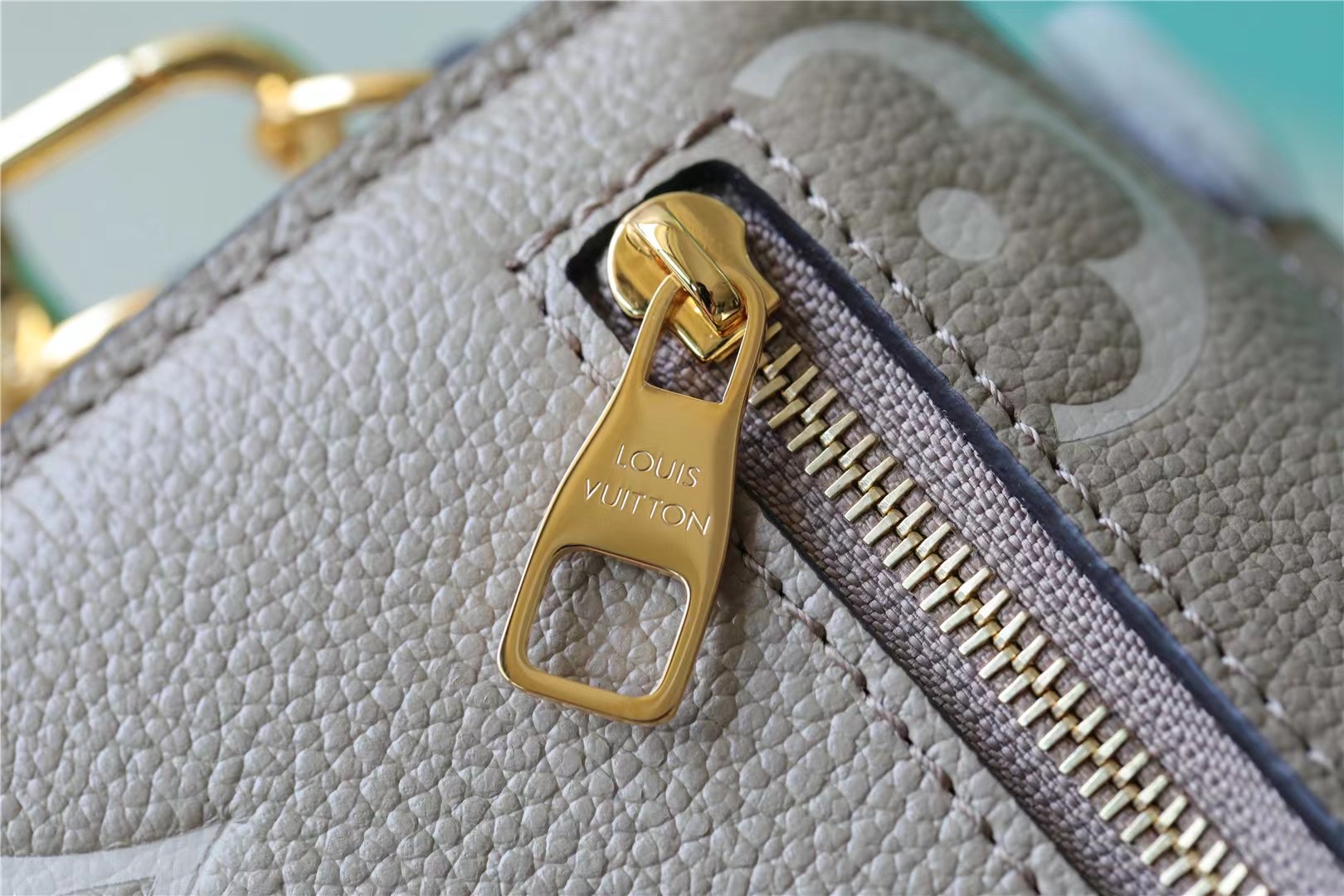 1V Pochette Metis East West 2023070101