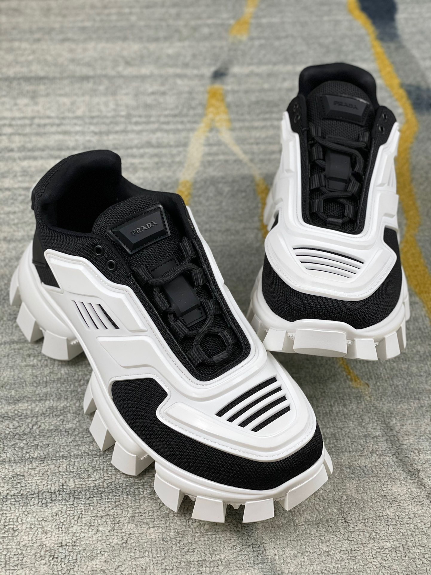 Pra0a Cloudbust Thunder  White Black 2023070501
