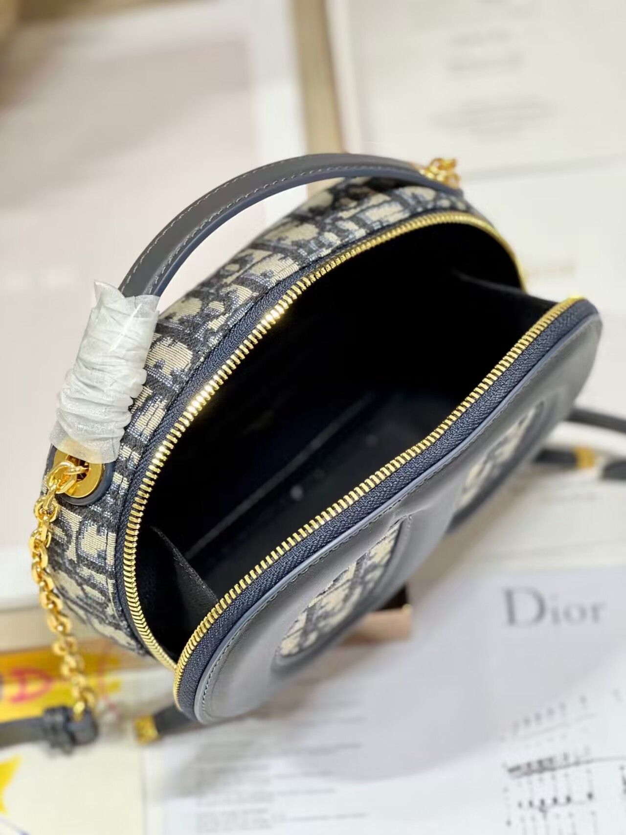 D10R CD Signature Oblique 18*11*6.5CM