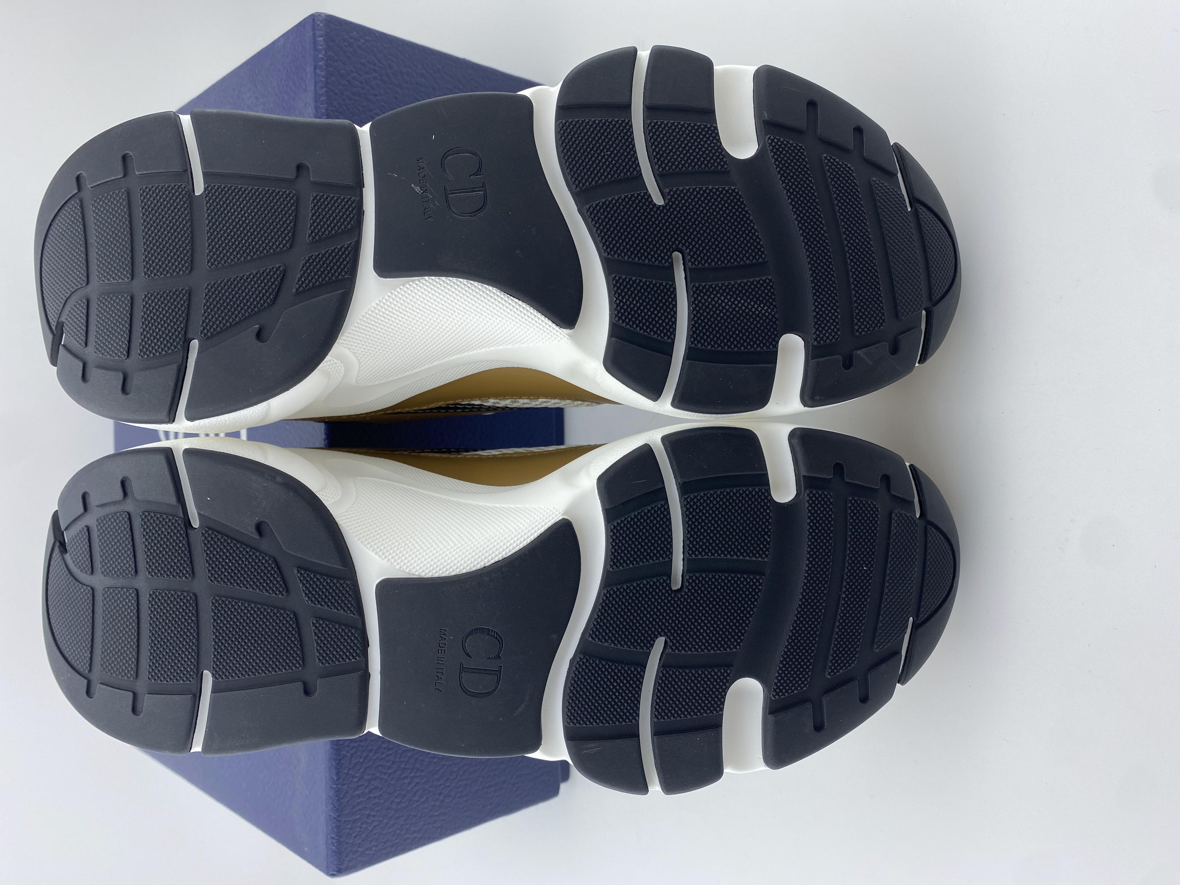 D10r B22 sneaker 2023072102