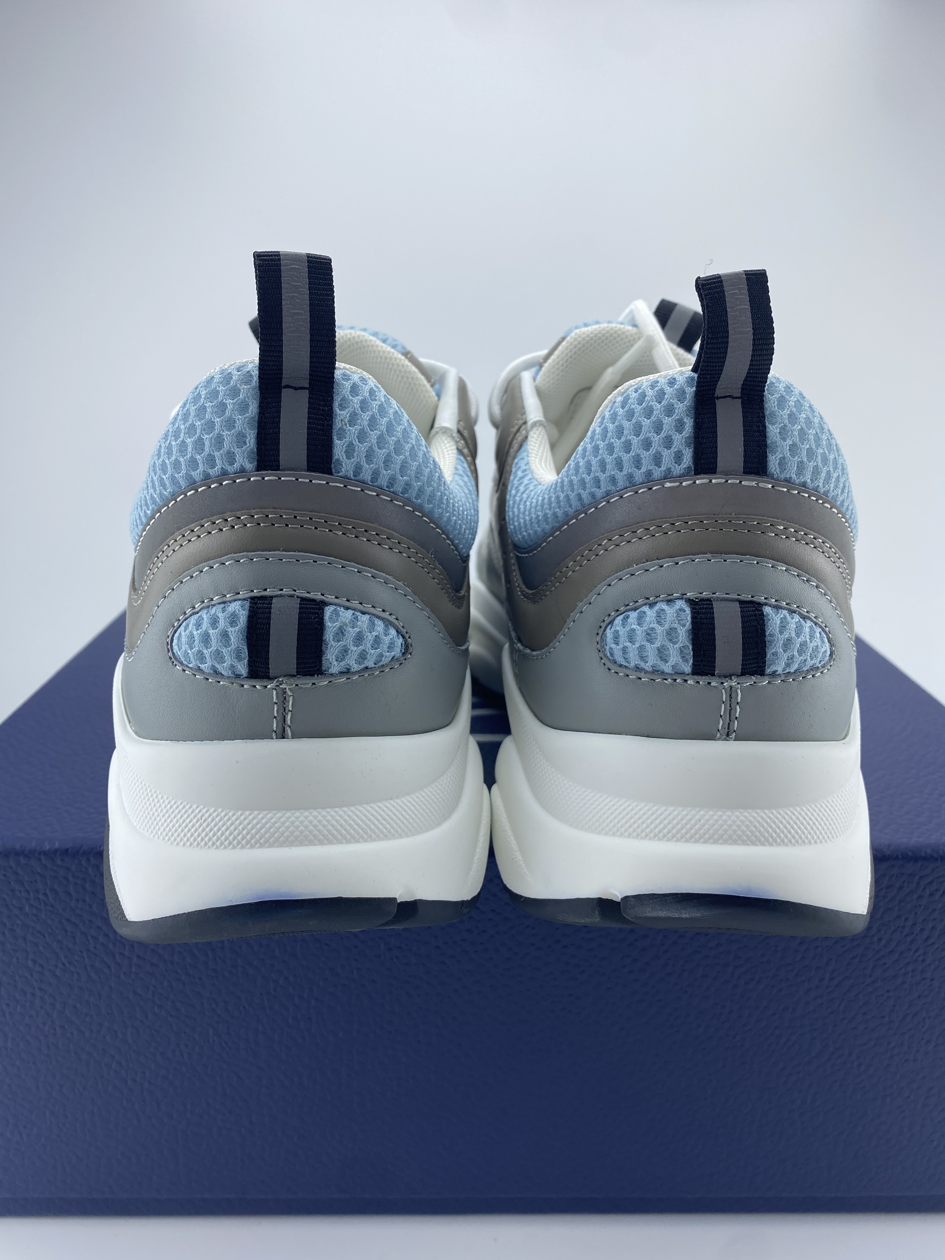 D10r B22 sneaker 2023072110
